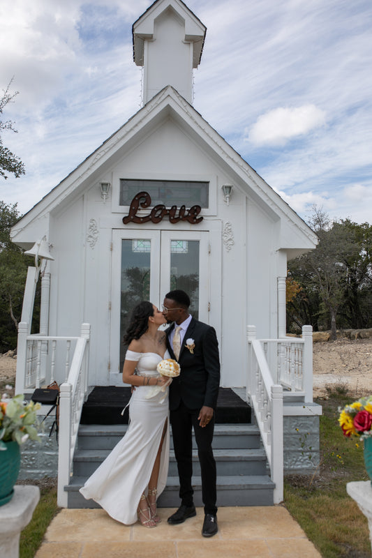 Why You Should Choose to Elope in Austin Rather than Las Vegas!